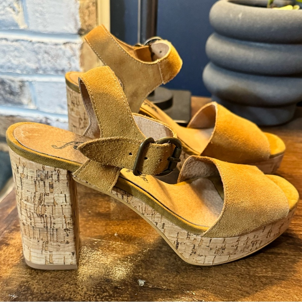 Free People Brooke Platform Tan Suede Leather Cork Sandals Size 39 (8.5) Boho